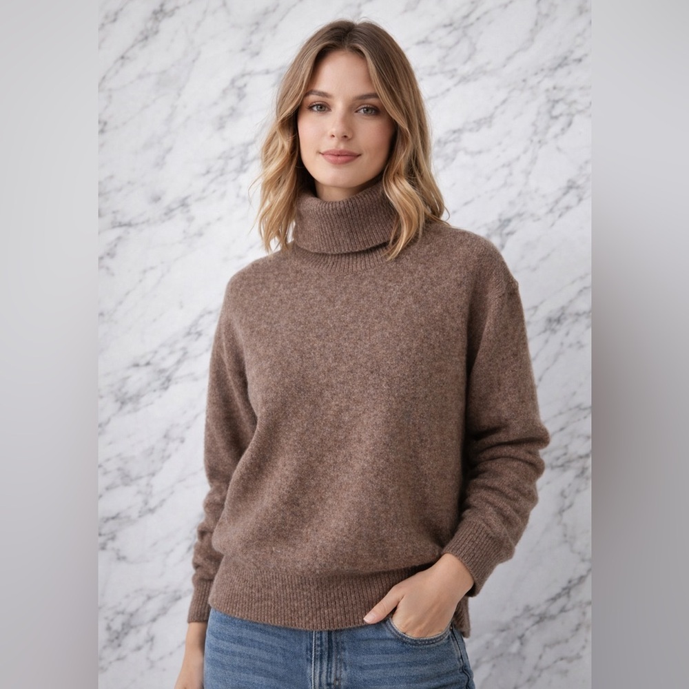 H&M Taupe Turtleneck Sweater | Soft Knit | Size M🤎